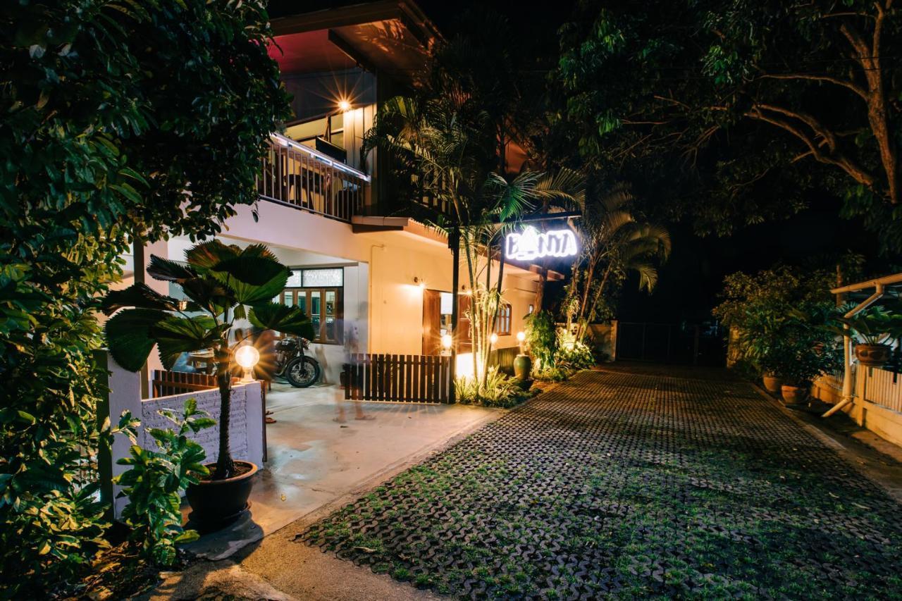 Banya Bnb ที่พักบ้านย่าบีแอนด์บี เมืองประจวบฯ Prachuap Khiri Khan Esterno foto